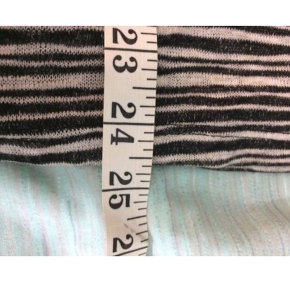 W5 Womens NEW Asymmetrical Knit Stripe Size Large - Picture 6 of 8
